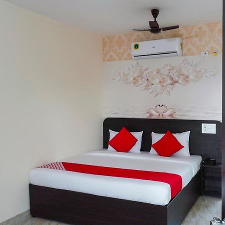 OYO 68474 Hotel Viraj Pune Exterior foto